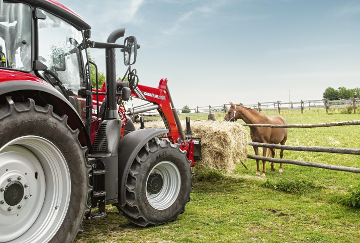 Traktorius Case IH Luxxum 120 - komplektas vidutiniam ūkiui